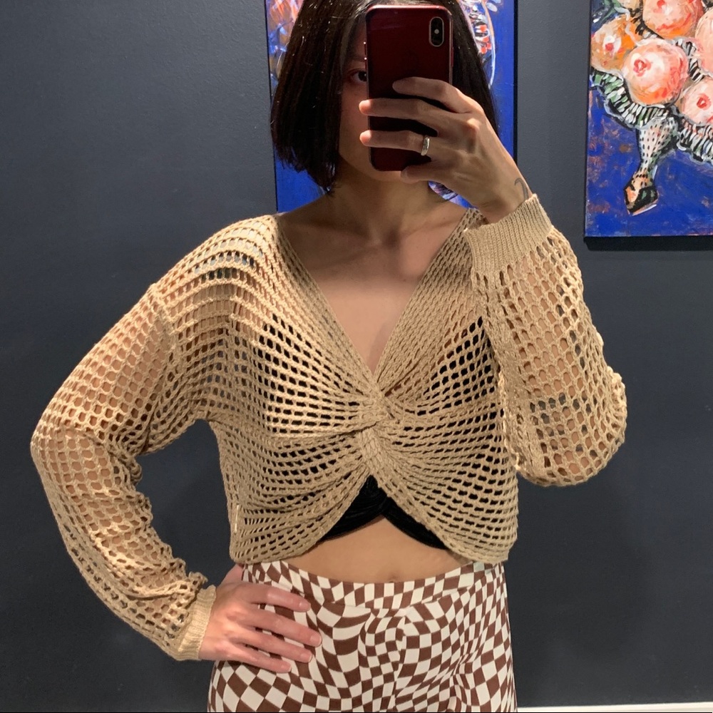 Twisted front cover up top